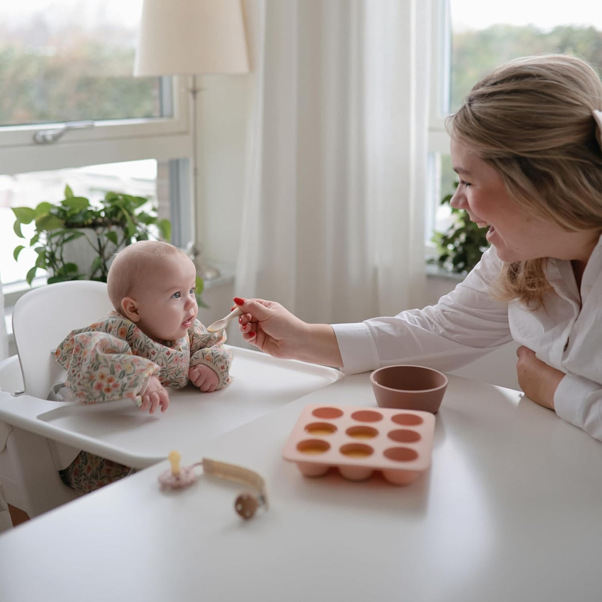 mushie Silicone Baby Food Freezer Tray with Lid | 9 Cups x 1.5oz | BPA Free Storage Container (Blush)