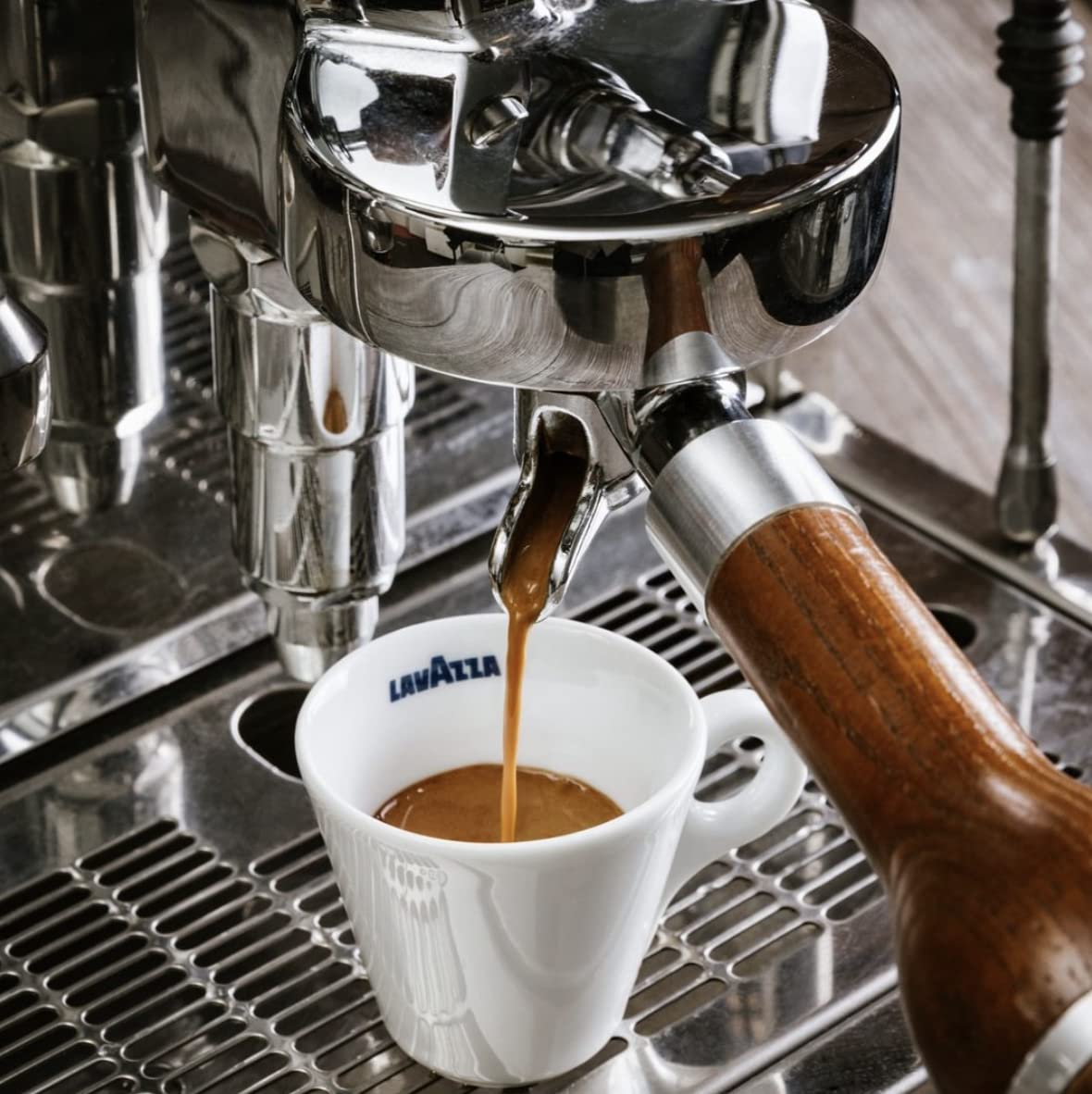 Lavazza Top Class Whole Bean Coffee Blend, Medium Espresso Roast Bag, 2.2 Pound (Pack of 1), Authentic Italian, Blended and roasted in Italy, Full bodied with smooth and balanced flavor