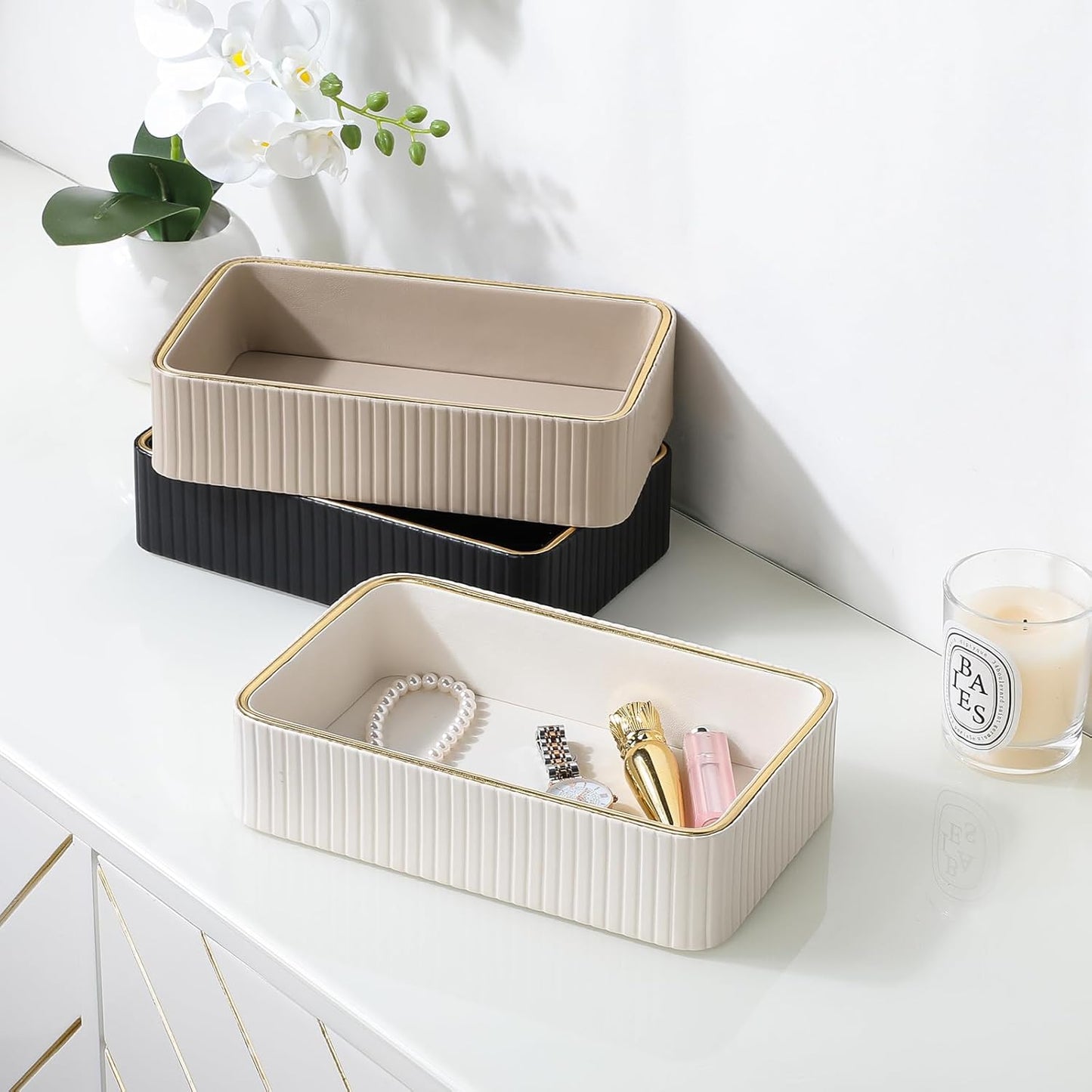 Desk Organizer Tray, PU Leather Valet Tray Nightstand Organizer Cologne Perfume Trays for Men Women, Decorative Vanity Trays Key Bowl Trinket Dish (Black, 9.5" x 6" x 2.2")