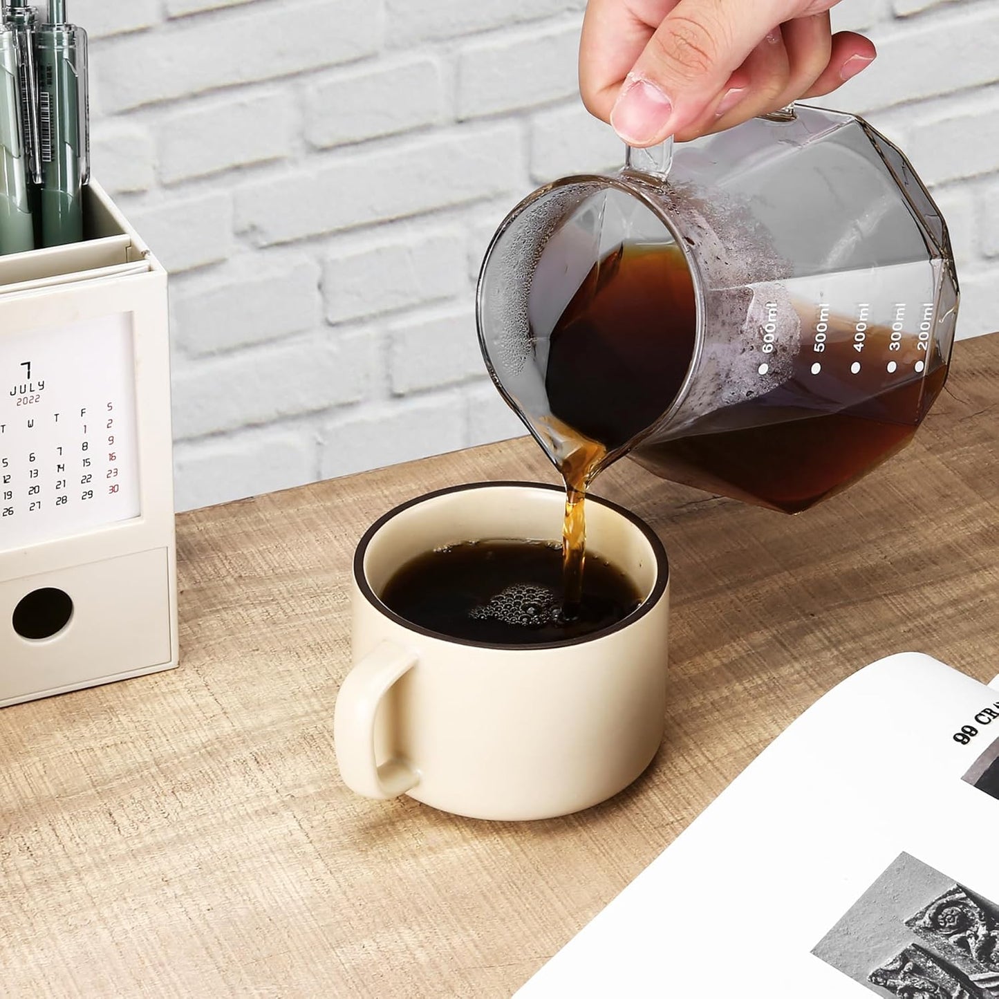 Pour Over Coffee Maker, 20 oz Borosilicate Glass Carafe with 100 pcs Size 02 Paper Filter, Walnut Handle & Glass Lid, 600 ml, Clear